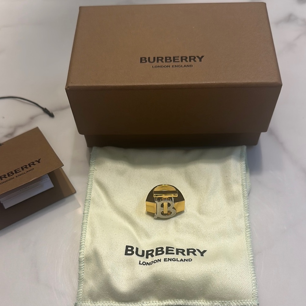 AUTHENTIC! Burberry two tone statement Ring for women